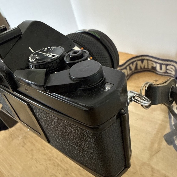 Olympus OM-2s Film Camera W/50mm F1.8 Lens Kit - Picture 8 of 16